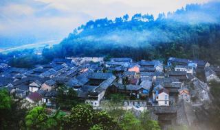 四面皆山打一字 四面皆山打一字